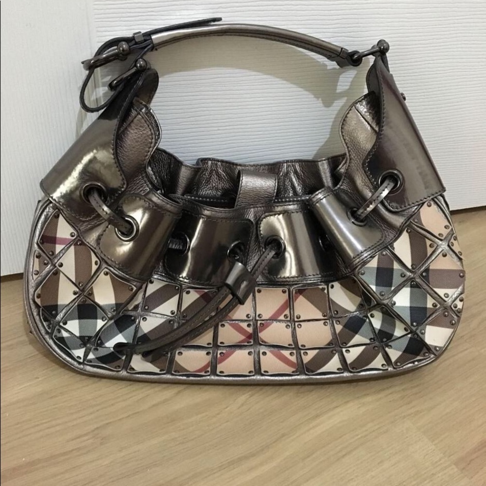 *sold Burberry nova check shoulder bag